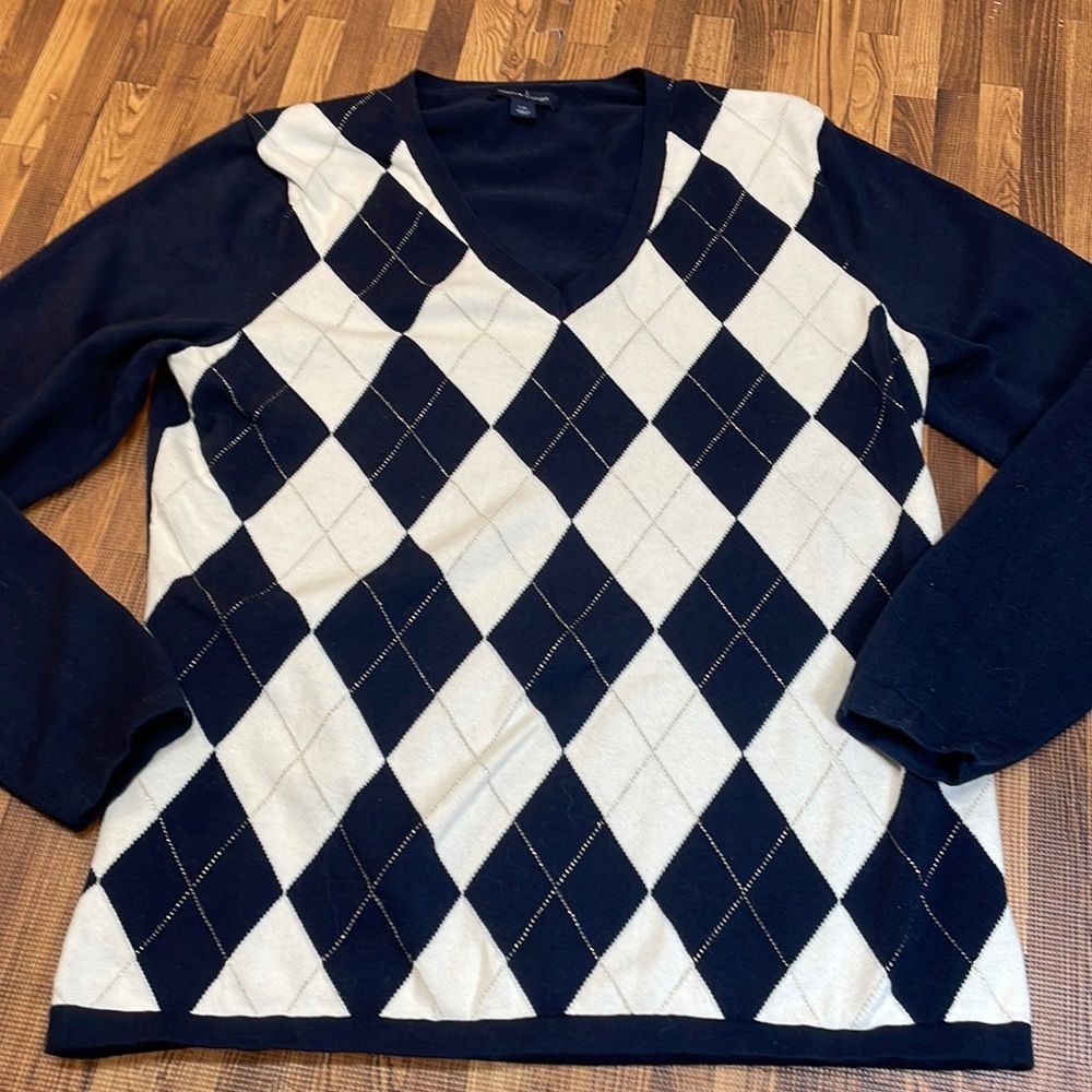 Tommy Hilfiger women’s argyle sweater. Size L.